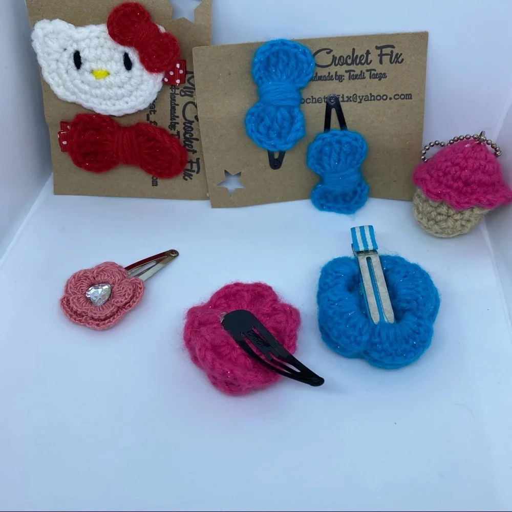 Handmade‎ crochet bow flower hello Kitty hairclips